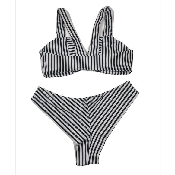 Cupshe black and white striped bikini sz small - Picture 5 of 5